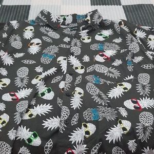 Pineapple black shirt.